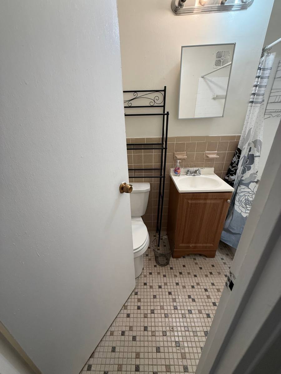 Apartment for rent at 16 Niles St #108, Hartford, CT 06105