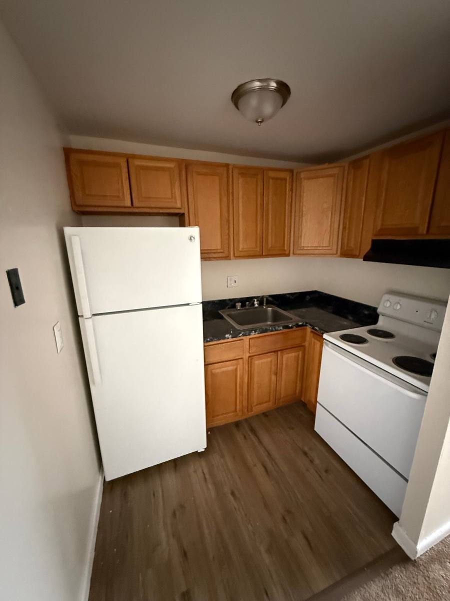 Apartment for rent at 16 Niles St #108, Hartford, CT 06105