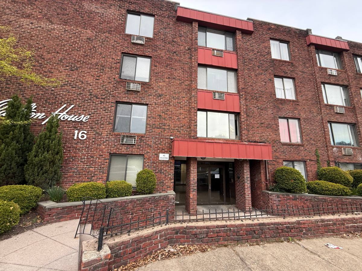 Apartment for rent at 16 Niles St #108, Hartford, CT 06105
