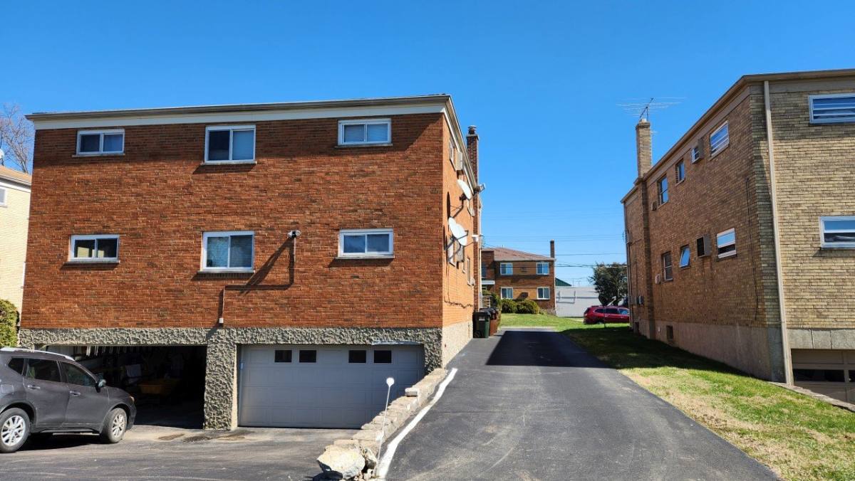 Apartment for rent at 8543 Cottonwood Dr #4, Cincinnati, OH 45231