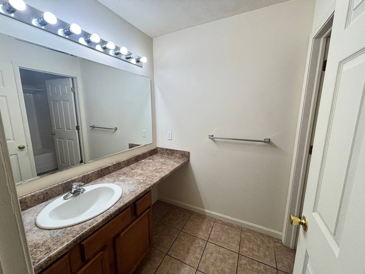 House for rent at 1329 Fraternity Village, Kalamazoo, MI 49006
