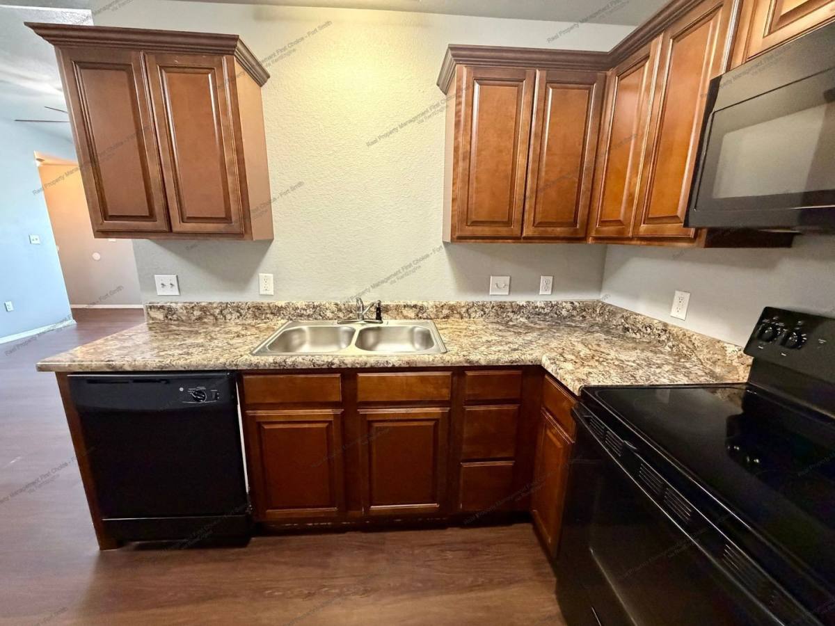 Apartment for rent at 2002 Ingalls Lane #A, Alma, AR 72921