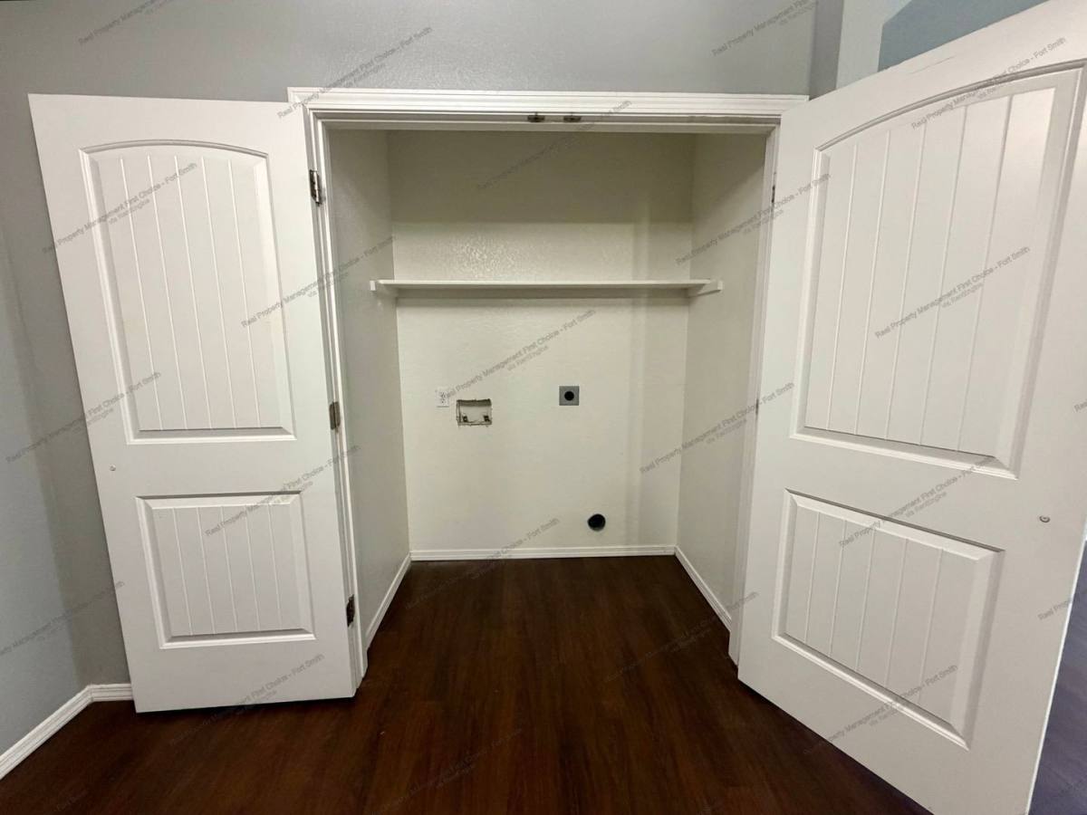 Apartment for rent at 2002 Ingalls Lane #A, Alma, AR 72921