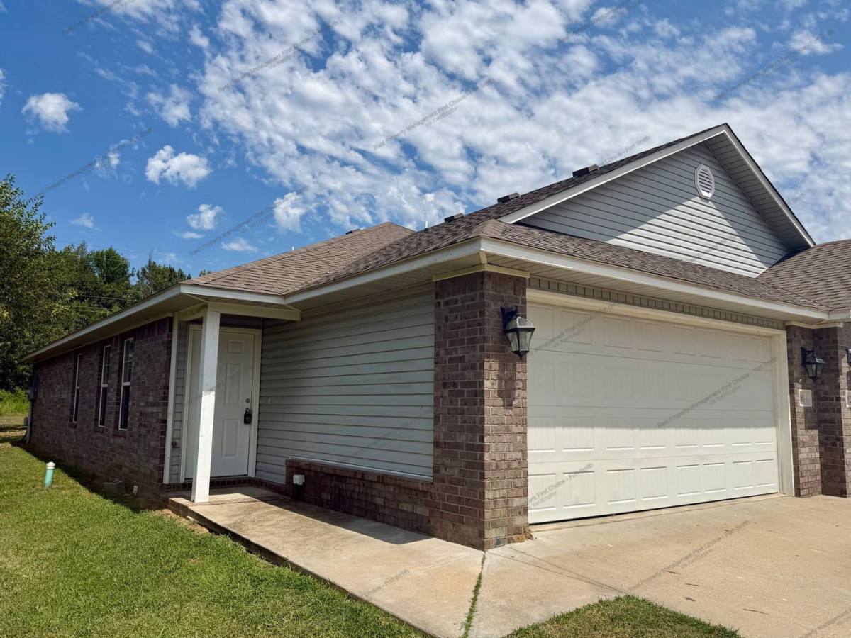 Apartment for rent at 2002 Ingalls Lane #A, Alma, AR 72921