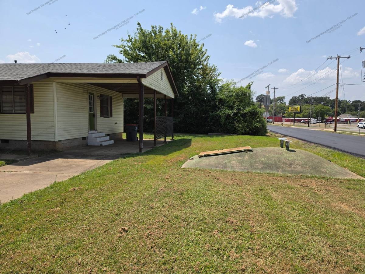House for rent at 825 Harrell St, Van Buren, AR 72956