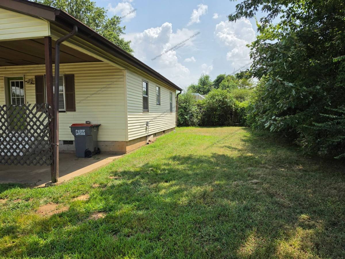 House for rent at 825 Harrell St, Van Buren, AR 72956