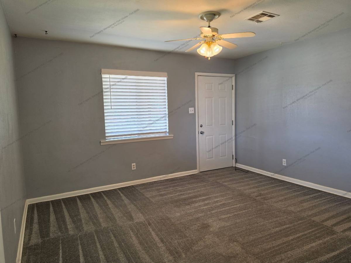 House for rent at 825 Harrell St, Van Buren, AR 72956