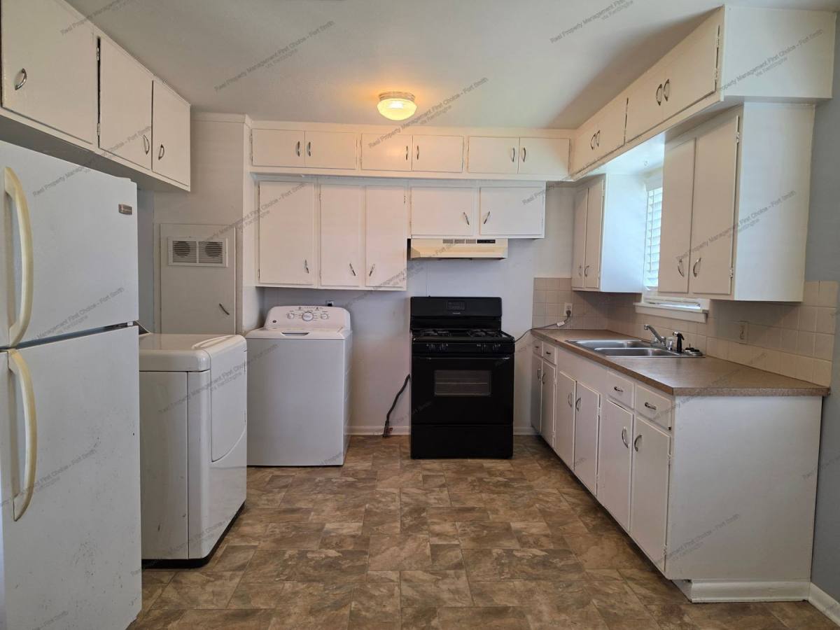 House for rent at 825 Harrell St, Van Buren, AR 72956