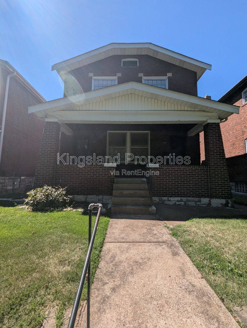Apartment for rent at 5707 Dewey Ave #1F, Saint Louis, MO 63116
