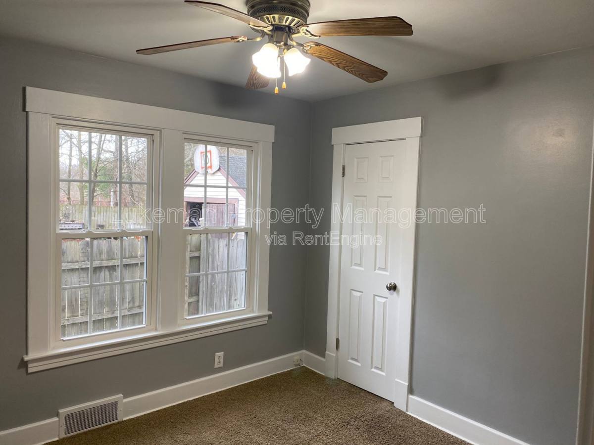 Apartment for rent at 117 Nelson Ave, Kalamazoo, MI 49006