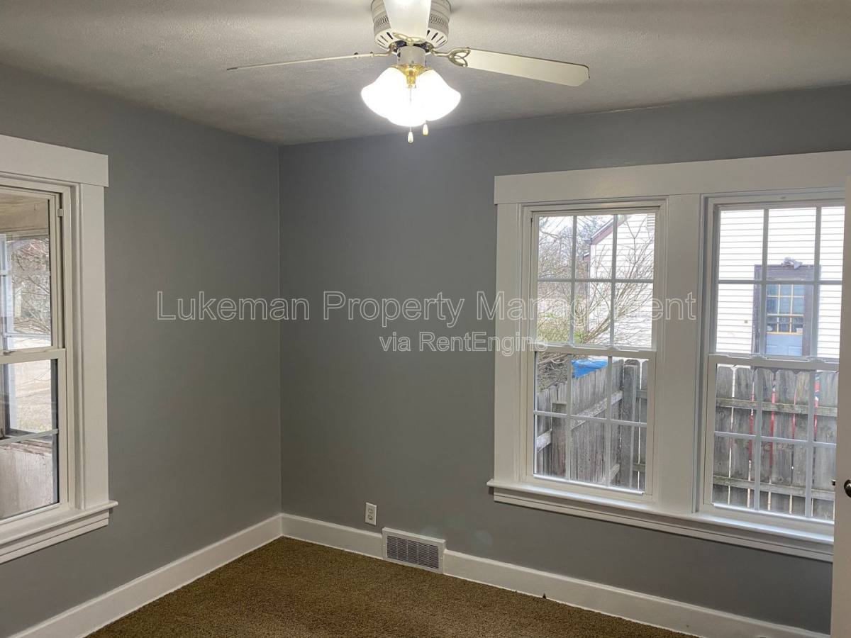 Apartment for rent at 117 Nelson Ave, Kalamazoo, MI 49006