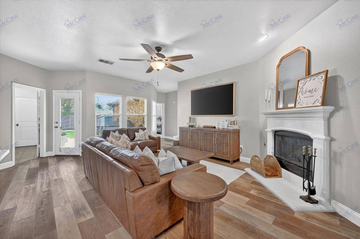 House for rent at 1060 Shady Lane Dr, Rockwall, TX 75087