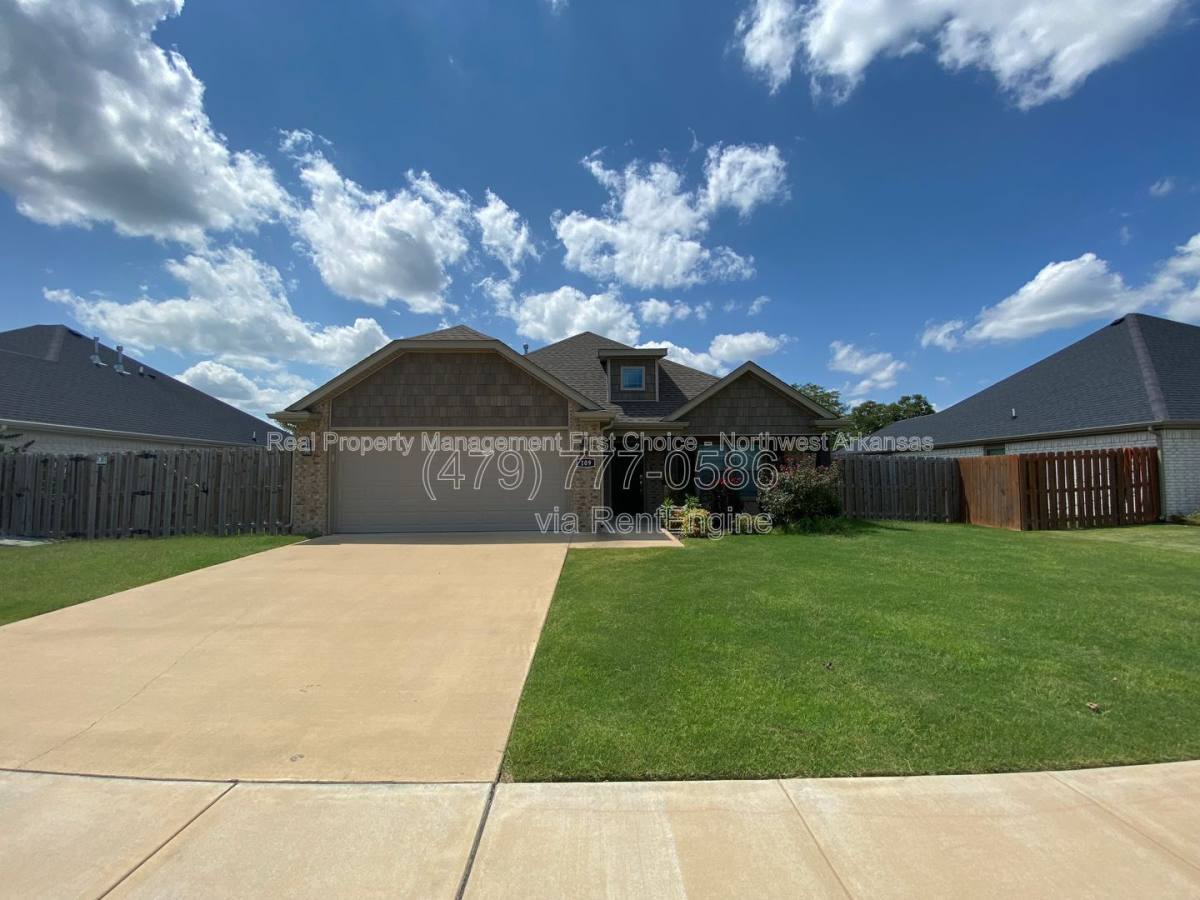 House for rent at 109 S Geranium Lane, Fayetteville, AR 72704