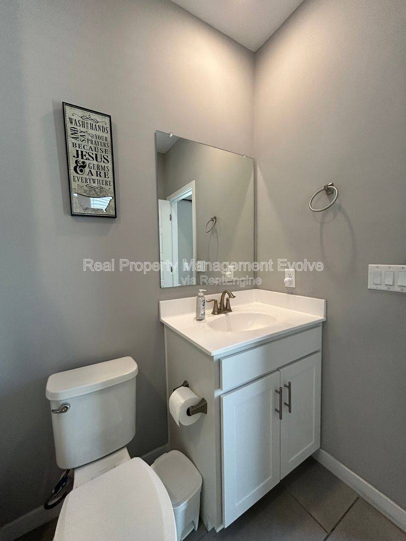 Townhouse for rent at 2244 W Laurie Lane, Phoenix, AZ 85021