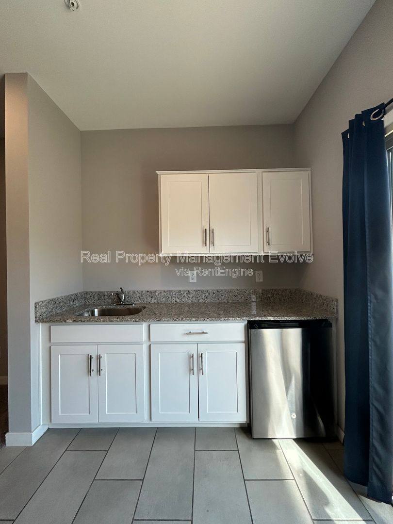 Townhouse for rent at 2244 W Laurie Lane, Phoenix, AZ 85021