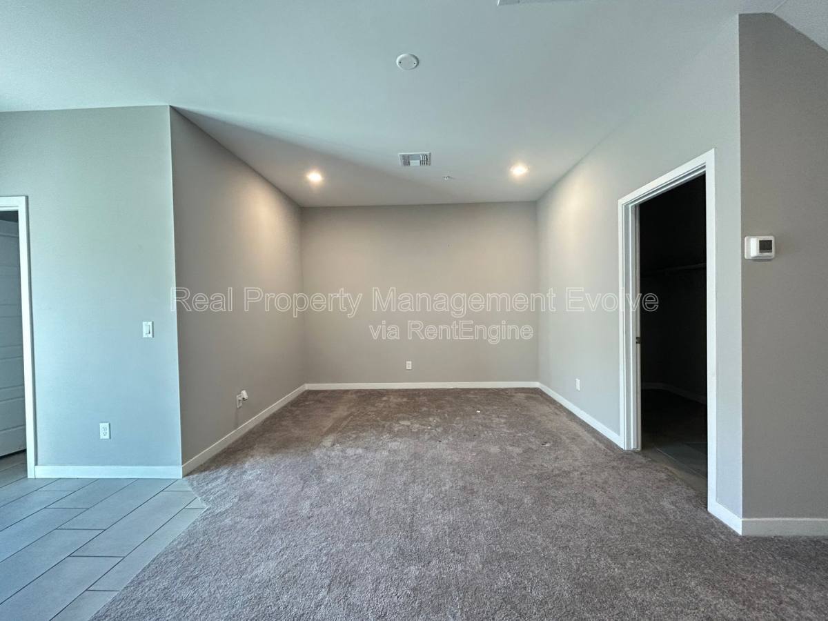 Townhouse for rent at 2244 W Laurie Lane, Phoenix, AZ 85021