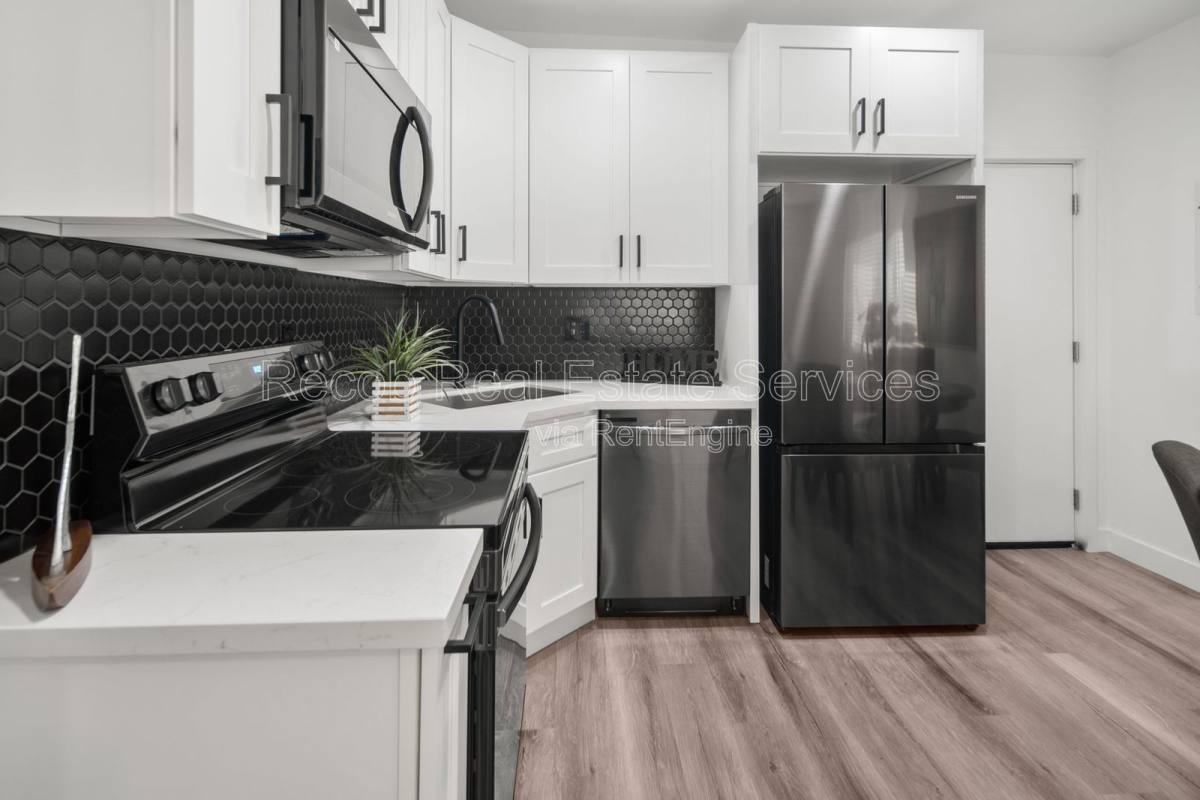 Apartment for rent at 4988 Genesee Ave #4984, San Diego, CA 92117