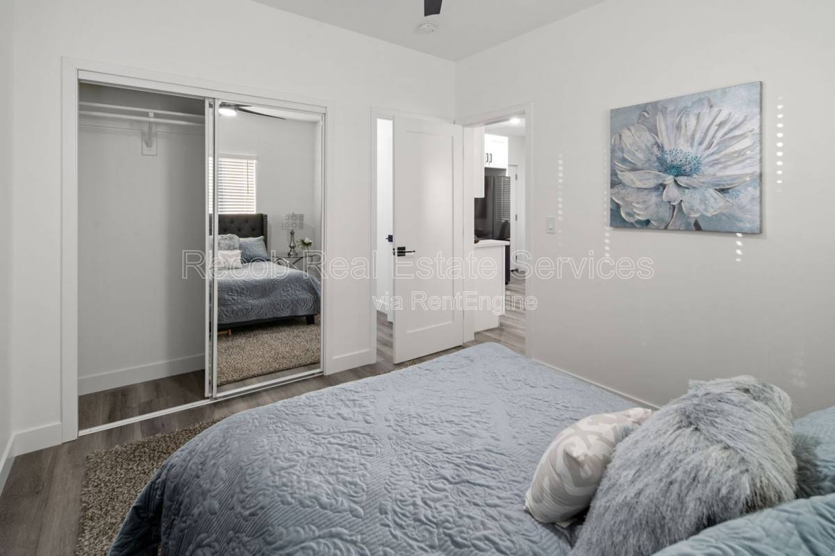 Apartment for rent at 4988 Genesee Ave #4984, San Diego, CA 92117