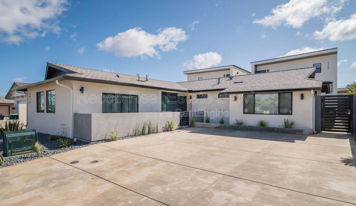 Apartment for rent at 4988 Genesee Ave #4984, San Diego, CA 92117