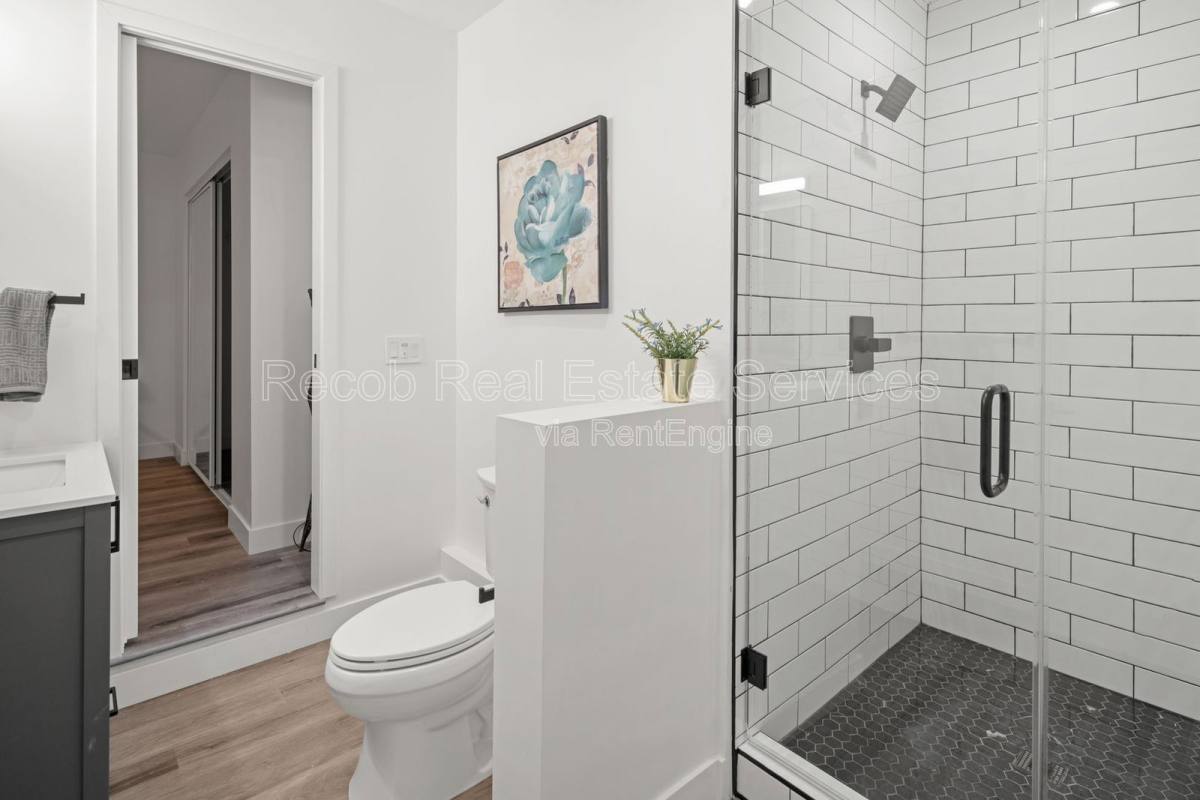 Apartment for rent at 4988 Genesee Ave #4984, San Diego, CA 92117
