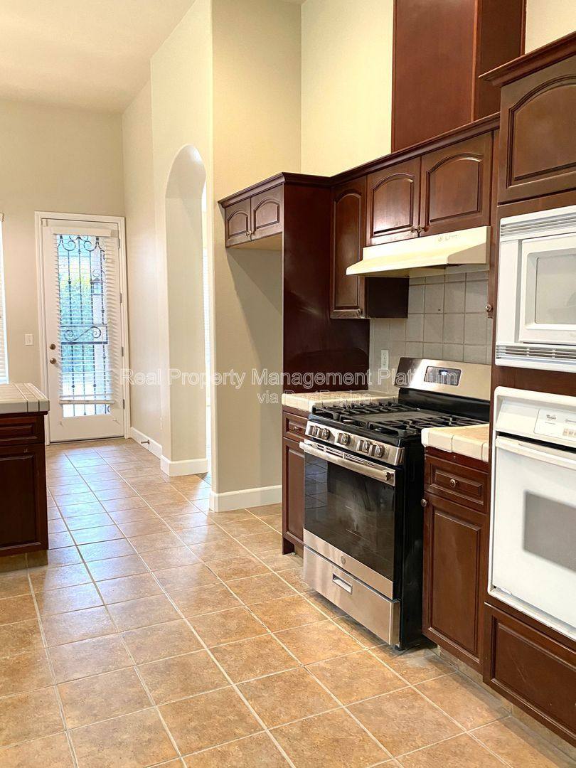 House for rent at 5801 W Chennault Ave, Fresno, CA 93722