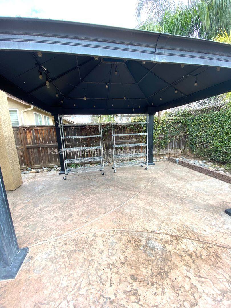 House for rent at 5801 W Chennault Ave, Fresno, CA 93722
