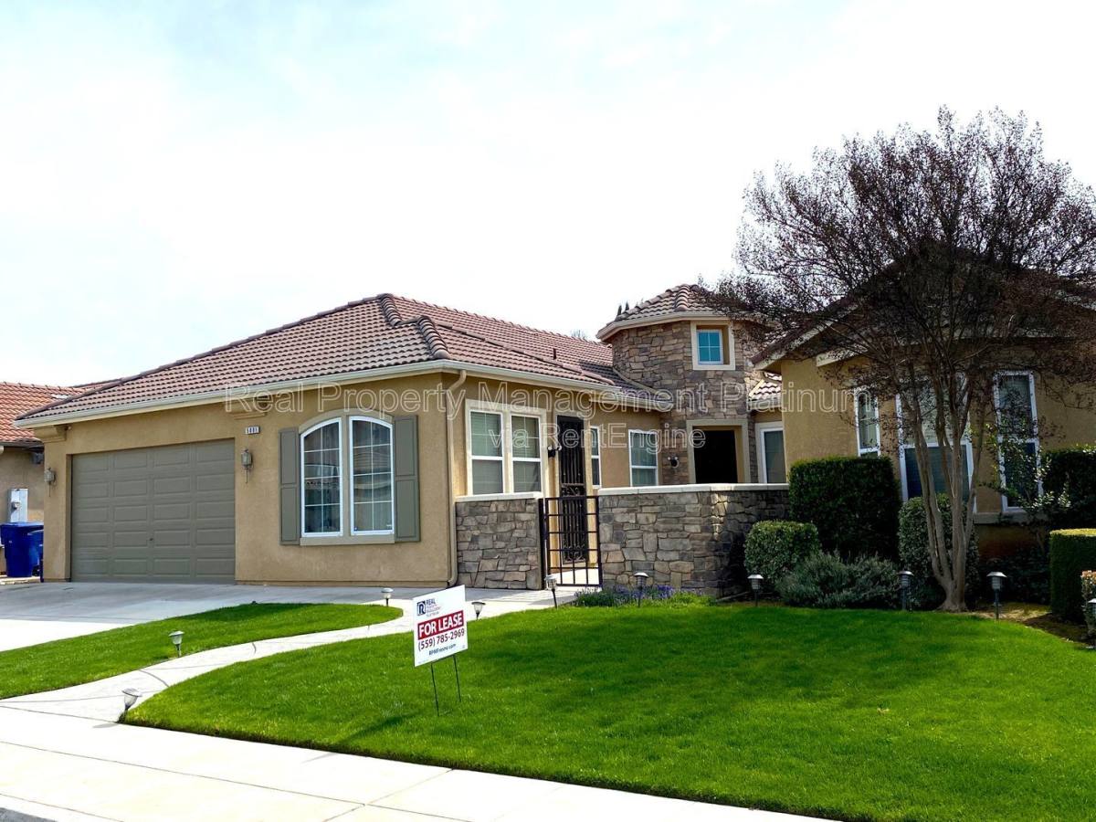 House for rent at 5801 W Chennault Ave, Fresno, CA 93722
