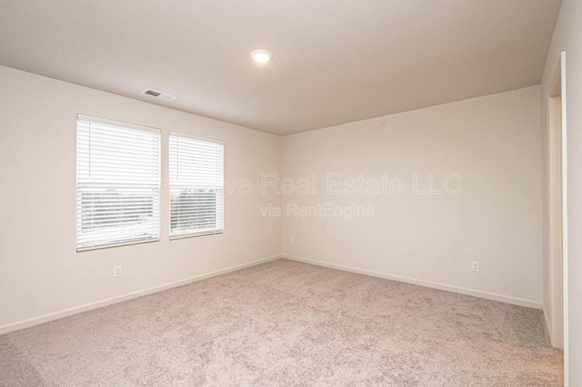 Townhouse for rent at 1926 Tranquility Circle E, Newton, NC 28658