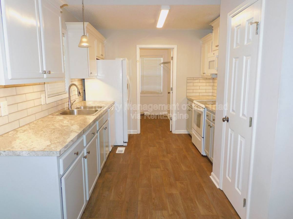 House for rent at 2988 Butterwood Dr, Jamestown, NC 27282