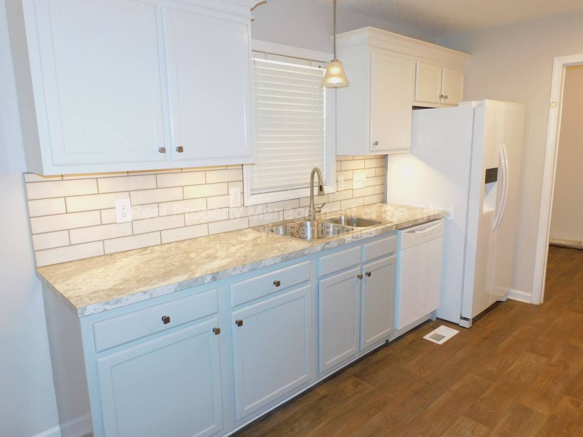 House for rent at 2988 Butterwood Dr, Jamestown, NC 27282