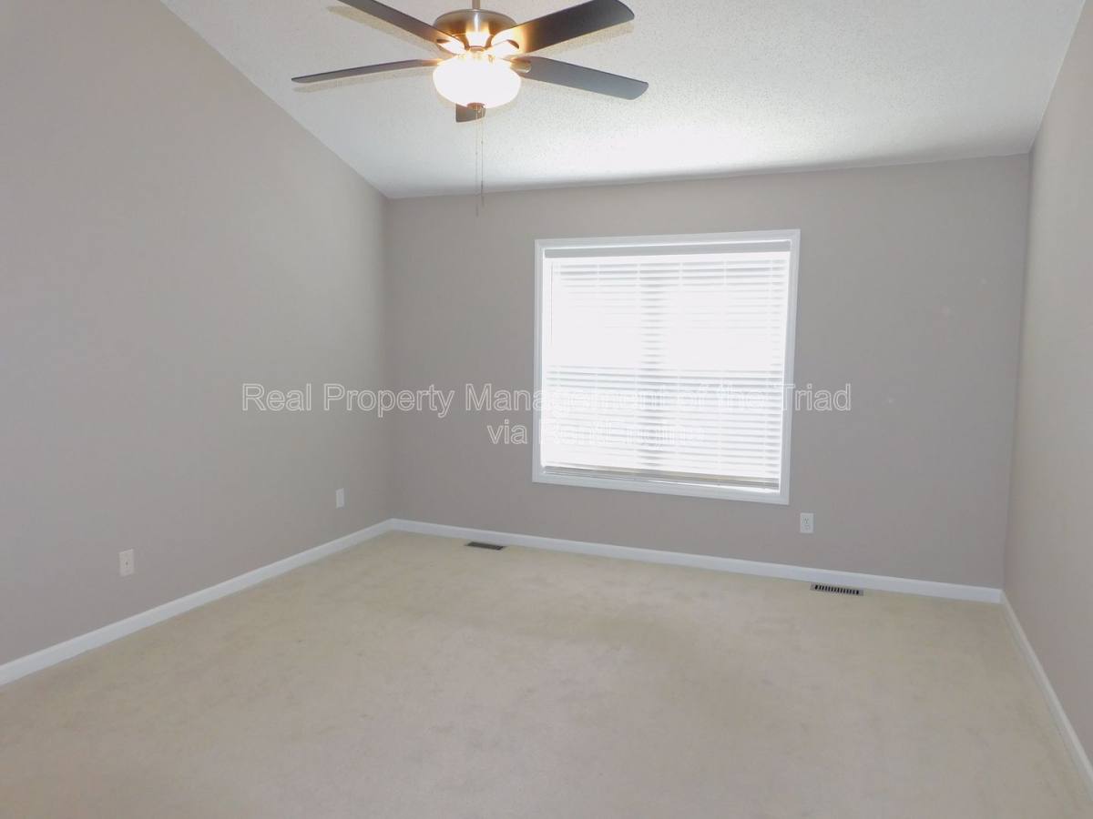 House for rent at 2988 Butterwood Dr, Jamestown, NC 27282