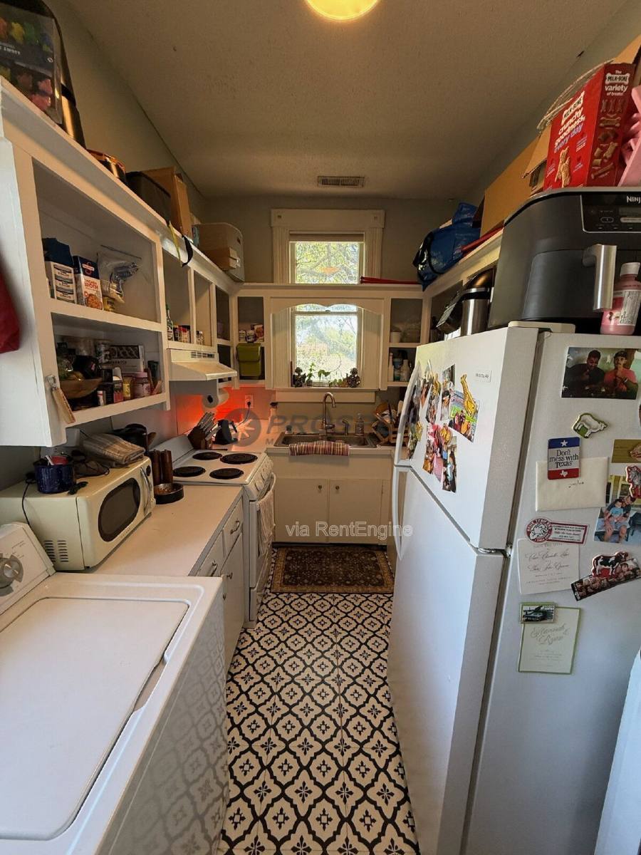 Apartment for rent at 221 Congress St #5, Charleston, SC 29403