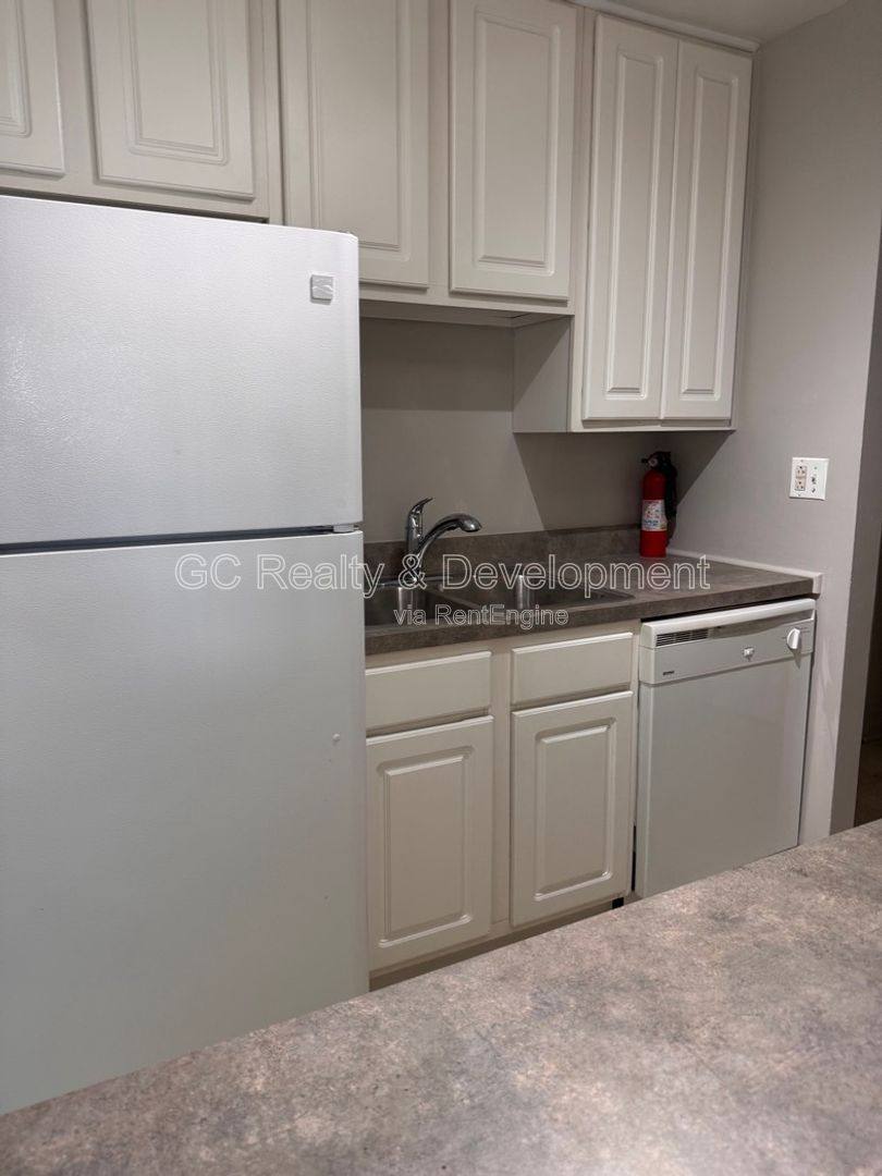 Condo for rent at 1875 Tall Oaks Dr #3404, Aurora, IL 60505