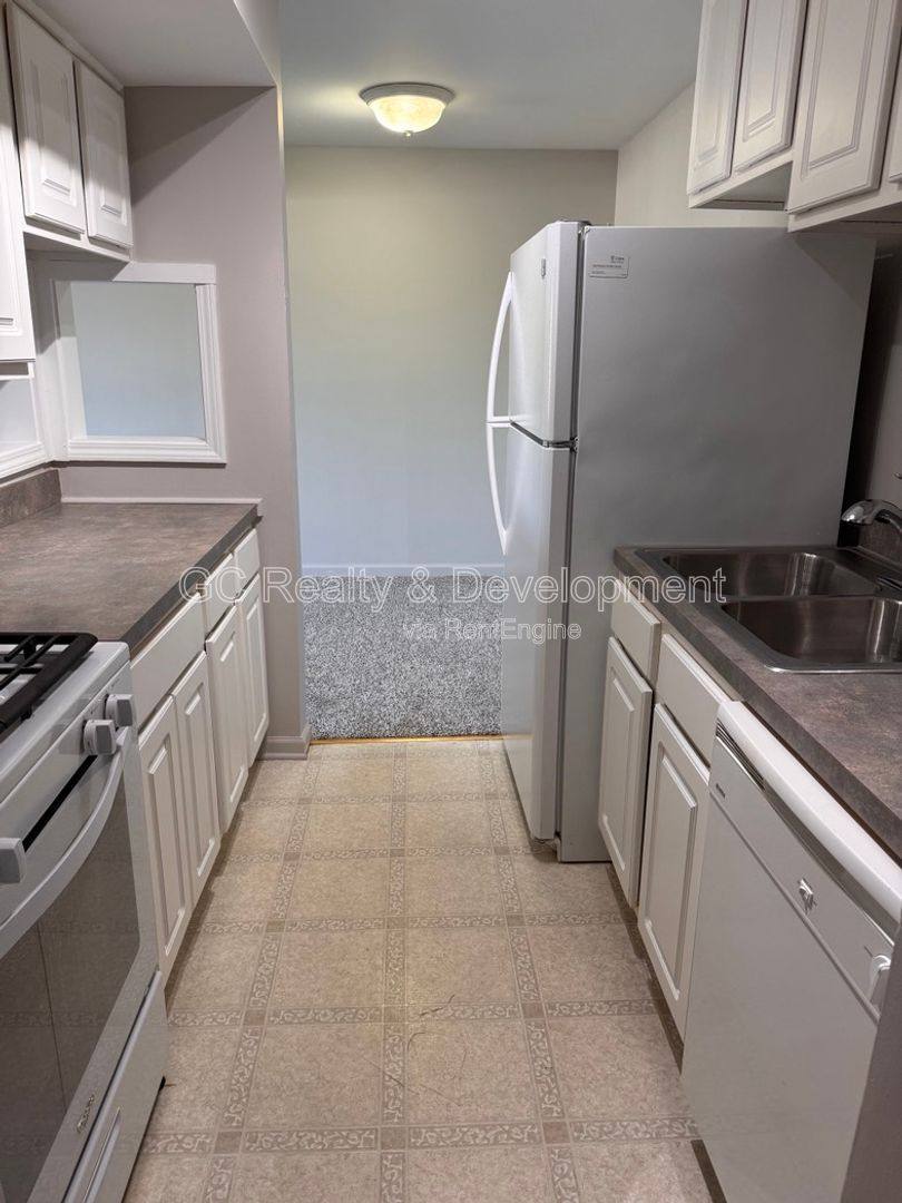 Condo for rent at 1875 Tall Oaks Dr #3404, Aurora, IL 60505
