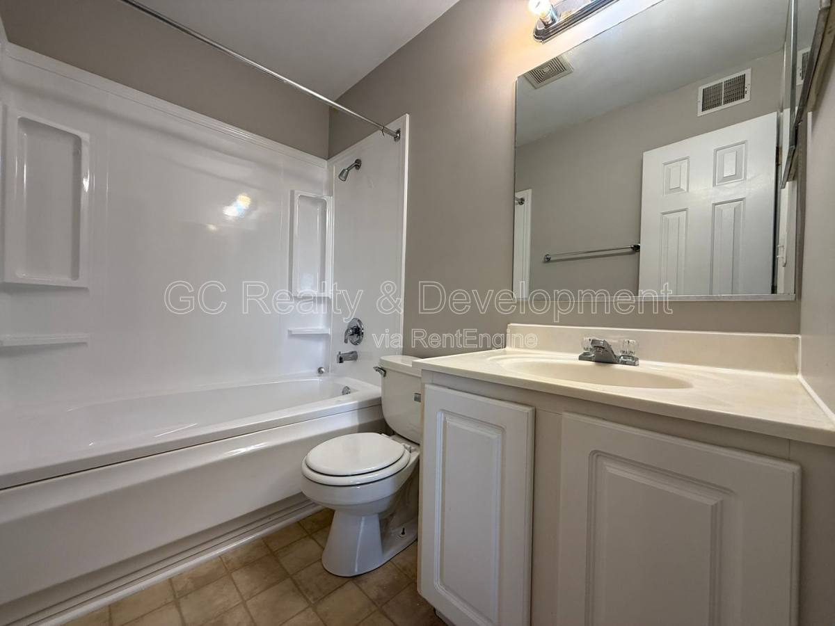 Condo for rent at 1875 Tall Oaks Dr #3404, Aurora, IL 60505