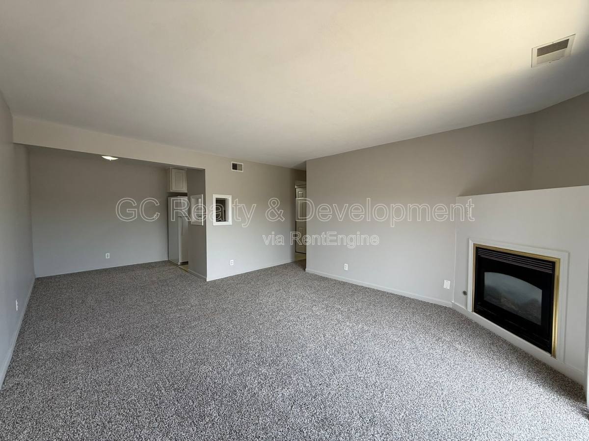 Condo for rent at 1875 Tall Oaks Dr #3404, Aurora, IL 60505