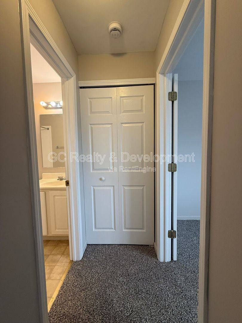 Condo for rent at 1875 Tall Oaks Dr #3404, Aurora, IL 60505