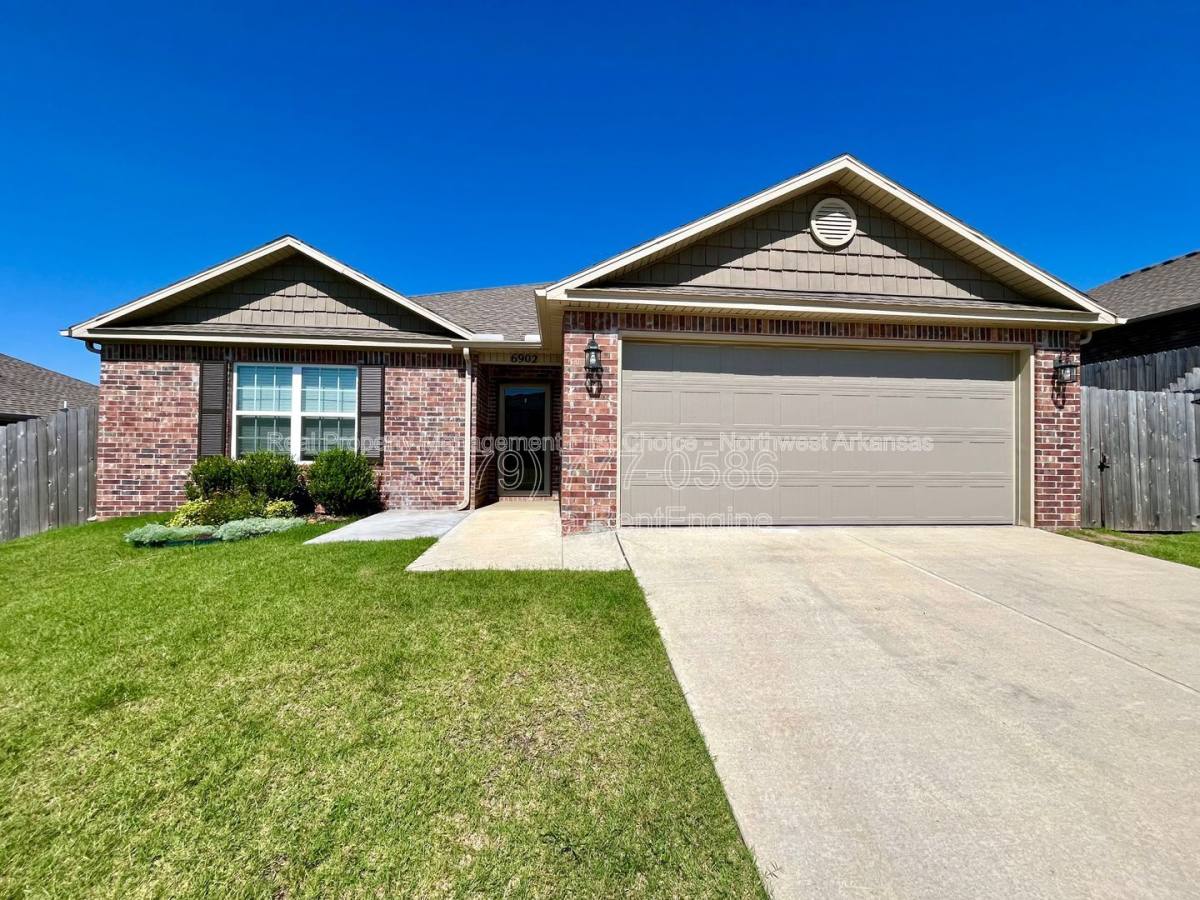 House for rent at 6902 SW Whitmarsh Rd, Bentonville, AR 72713