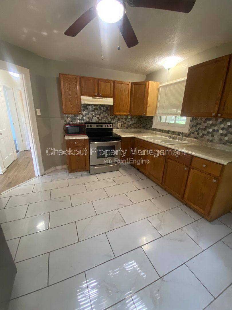 Apartment for rent at 1926 Chambers Rd, Saint Louis, MO 63136