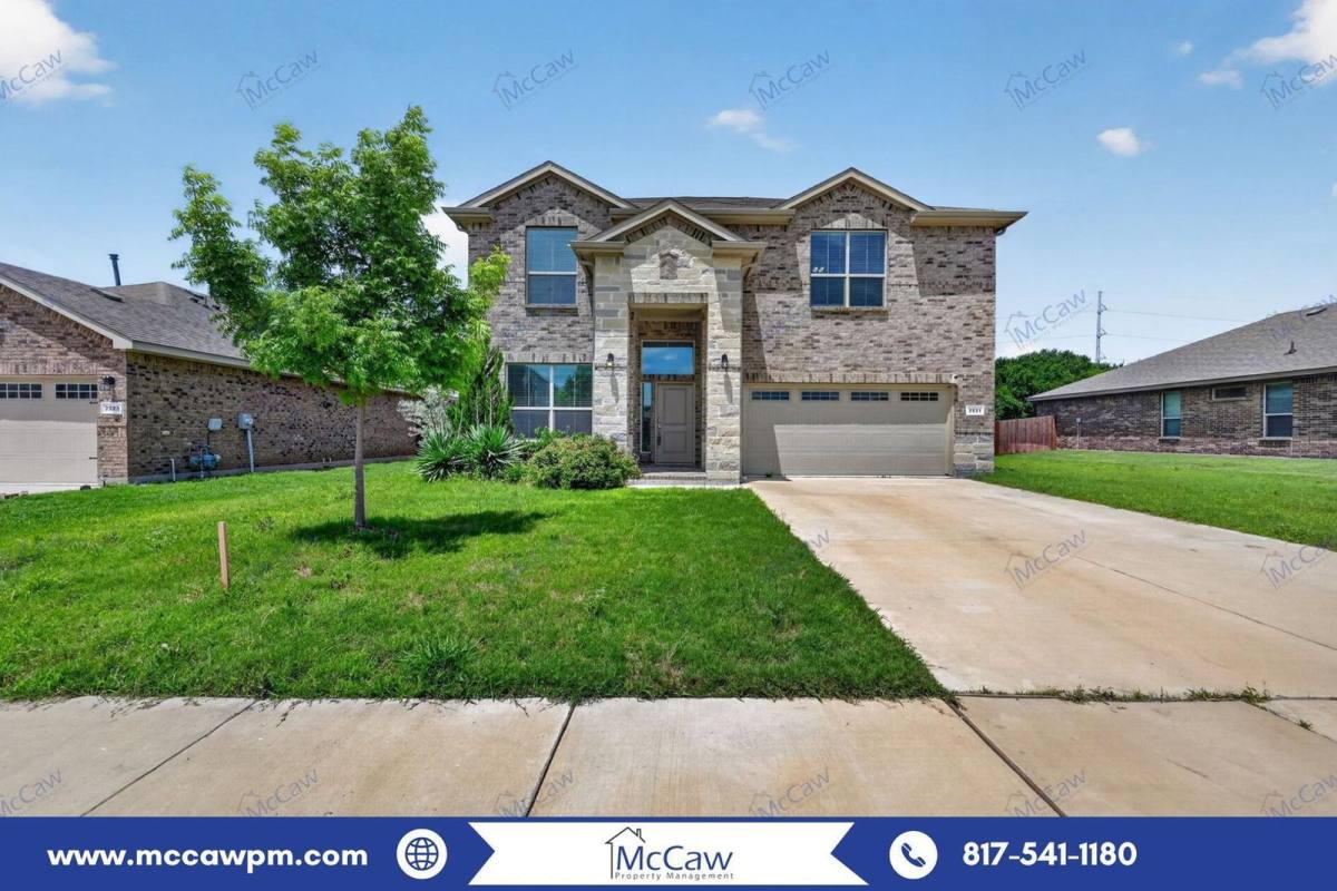 House for rent at 2521 Dunbarton Dr, Red Oak, TX 75154