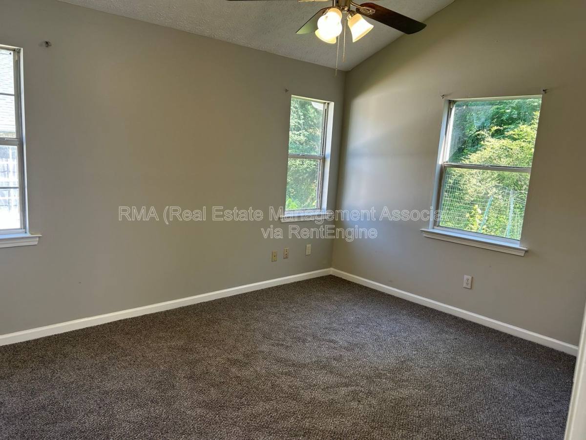 House for rent at 132 Tuscany Lane, Griffin, GA 30223