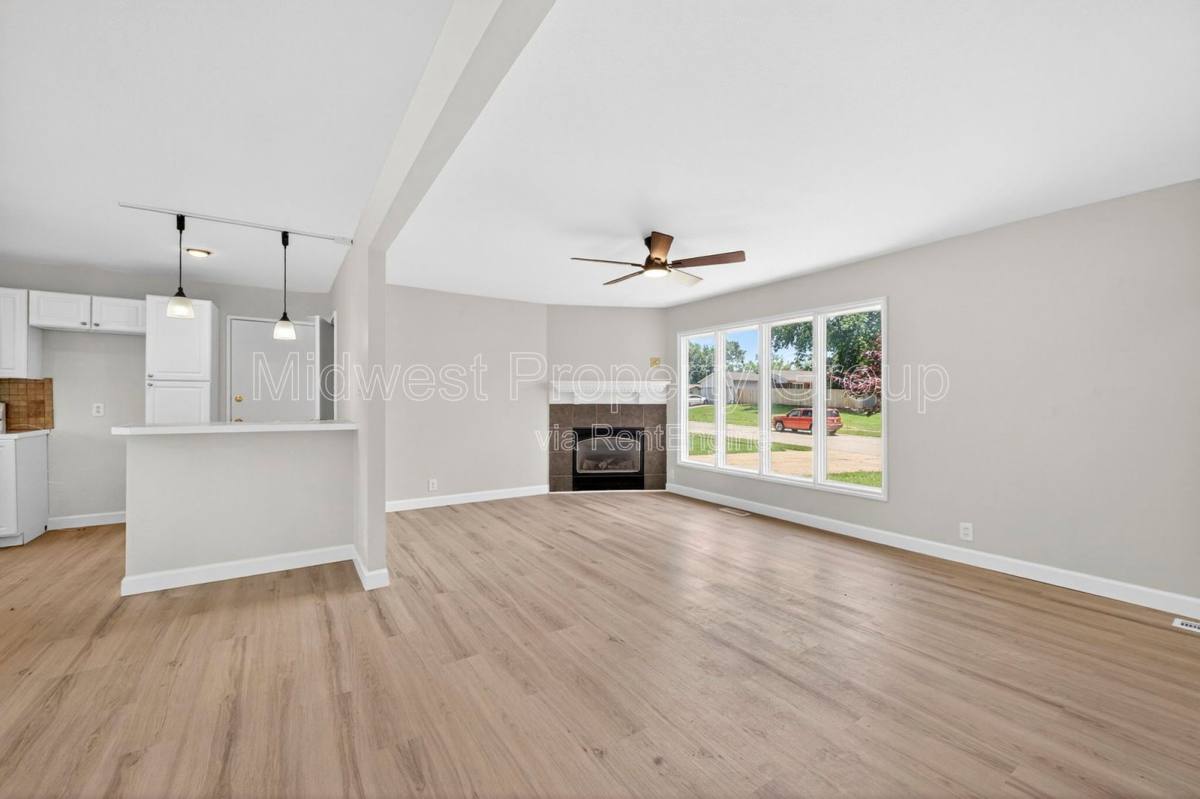 House for rent at 2765 Chelsea Dr, Florissant, MO 63033