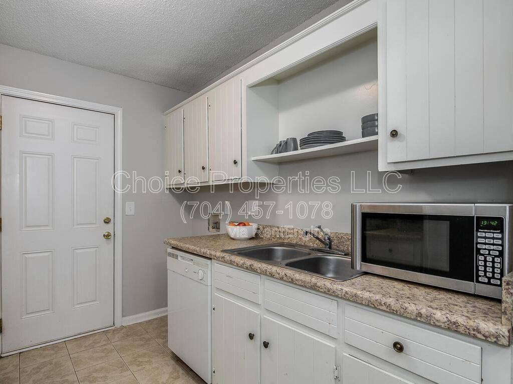 Apartment for rent at 2611 Holton Ave #2, Charlotte, NC 28208