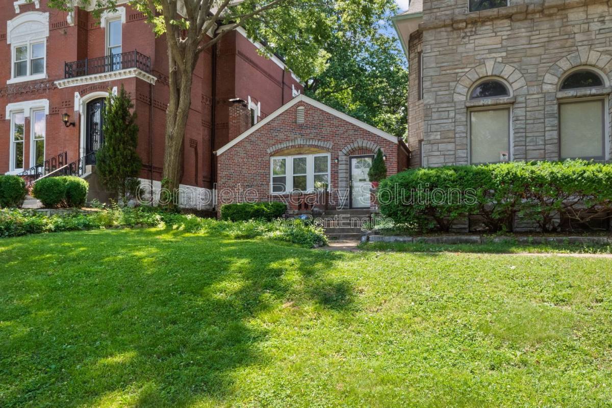 House for rent at 2164 Lafayette Ave, Saint Louis, MO 63104