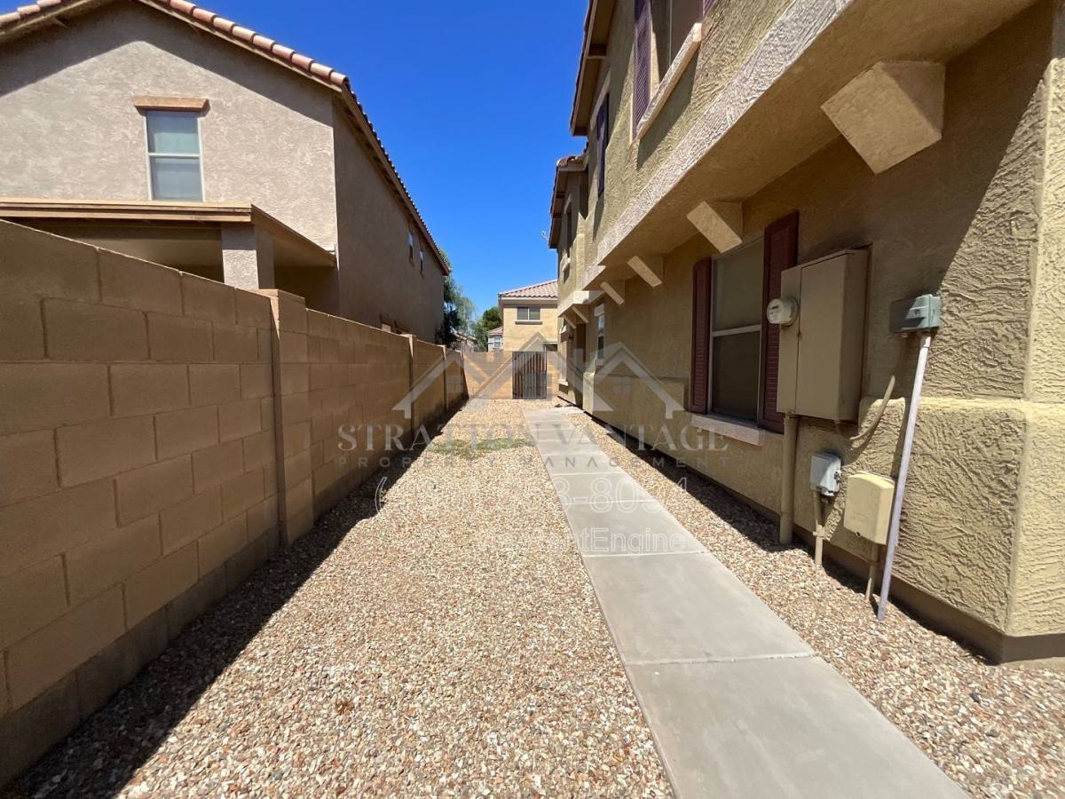 House for rent at 9592 N 82nd Ave, Peoria, AZ 85345