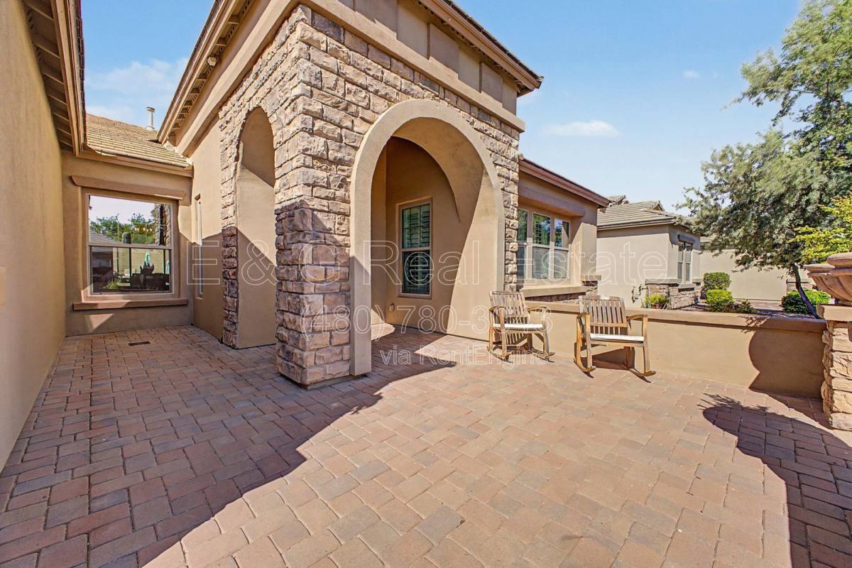 House for rent at 5704 W Bent Tree Dr, Phoenix, AZ 85083
