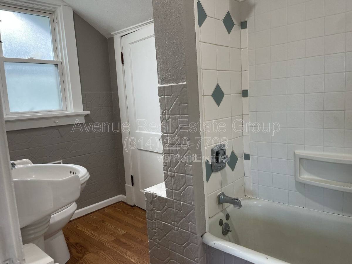 House for rent at 5417 Odell St, Saint Louis, MO 63139