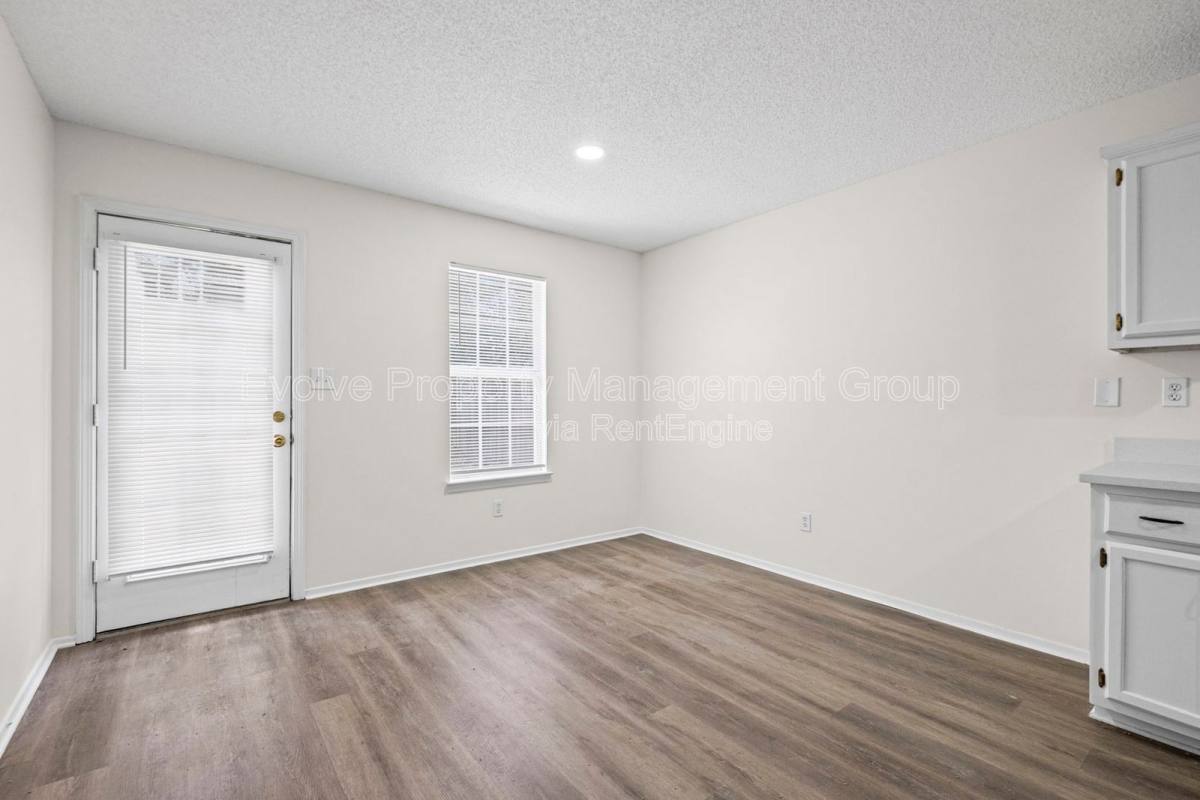 Apartment for rent at 7187 Gazebo Dr, Southaven, MS 38671