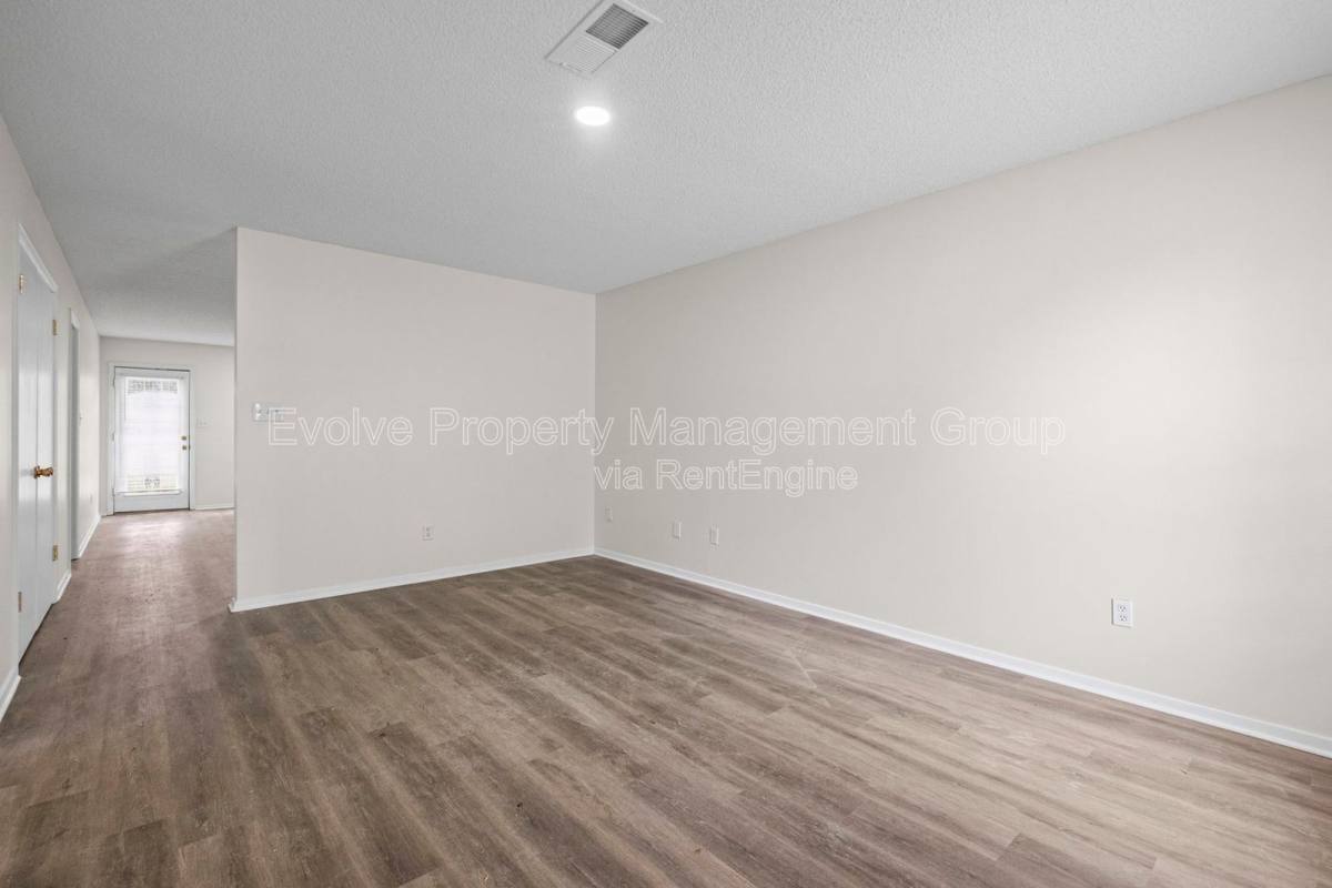 Apartment for rent at 7187 Gazebo Dr, Southaven, MS 38671