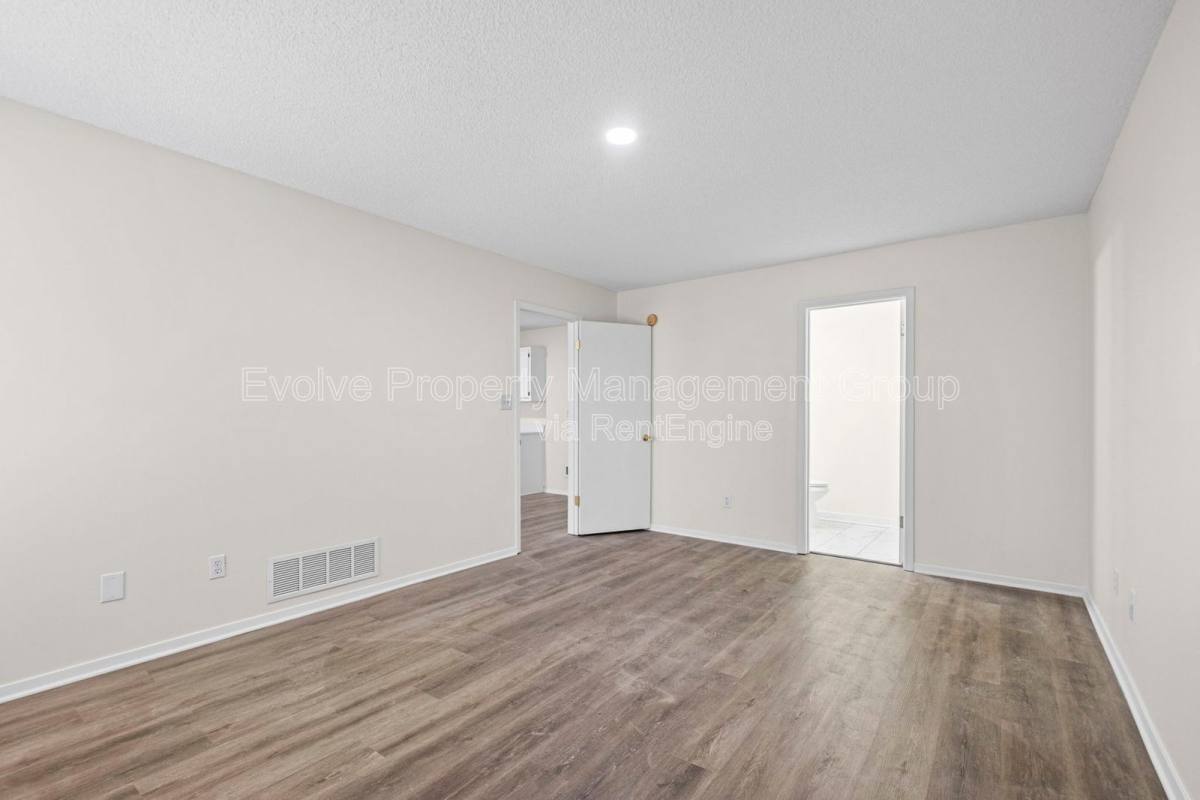 Apartment for rent at 7187 Gazebo Dr, Southaven, MS 38671